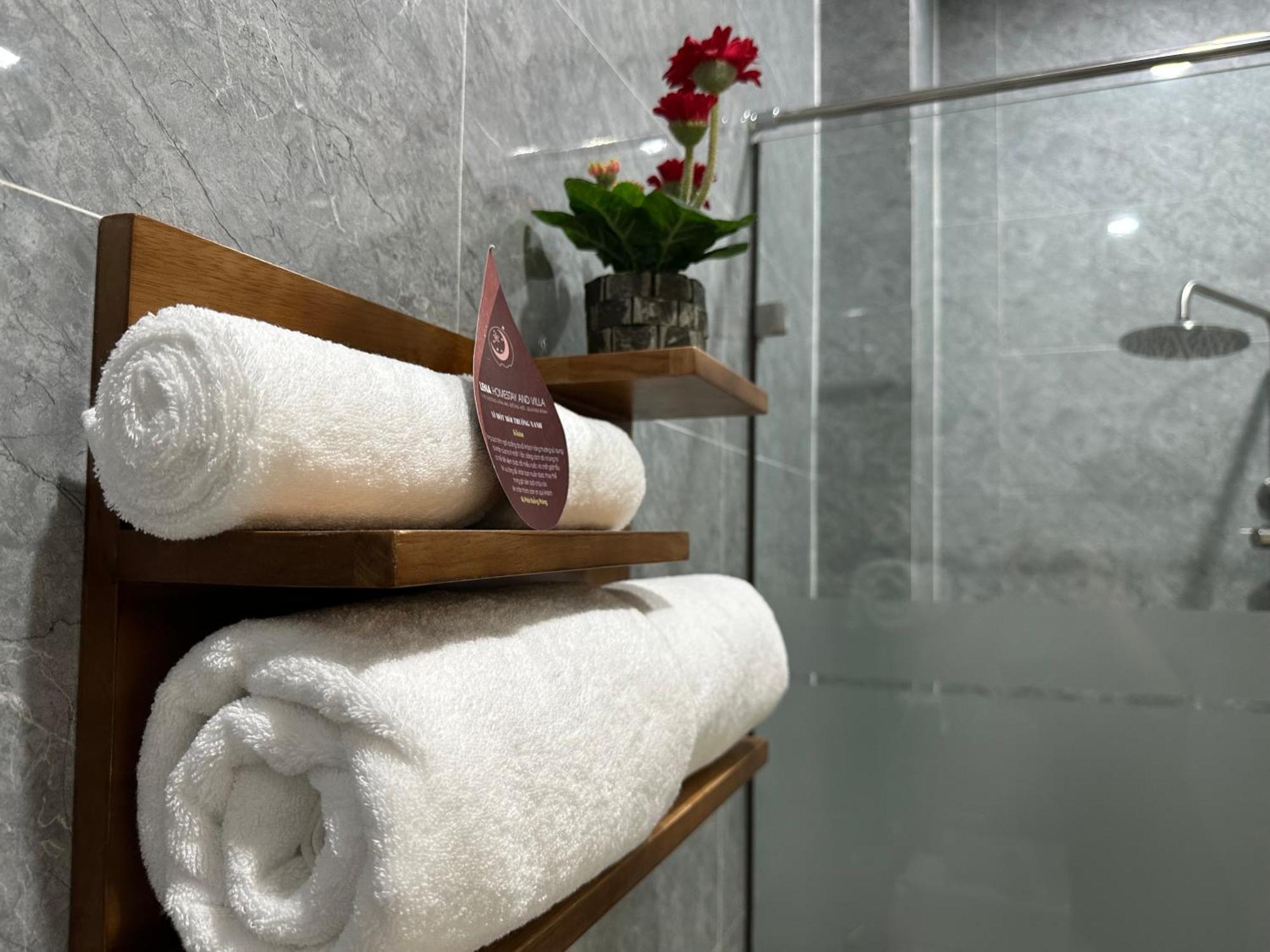 Lena Homestay & Villa Донг Хой Екстериор снимка